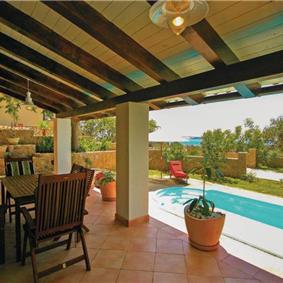 3 Bedroom Villa with Pool in Palit on Rab Island, Sleeps 6